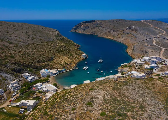 Klados & Lägenhet Cherronisos (Sifnos)