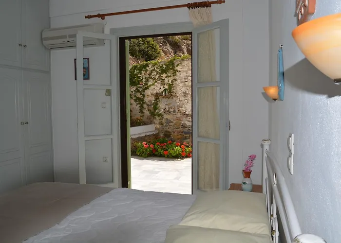 Klados & Lägenhet Cherronisos (Sifnos)