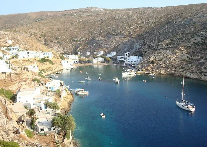 Klados & Lägenhet Cherronisos (Sifnos)